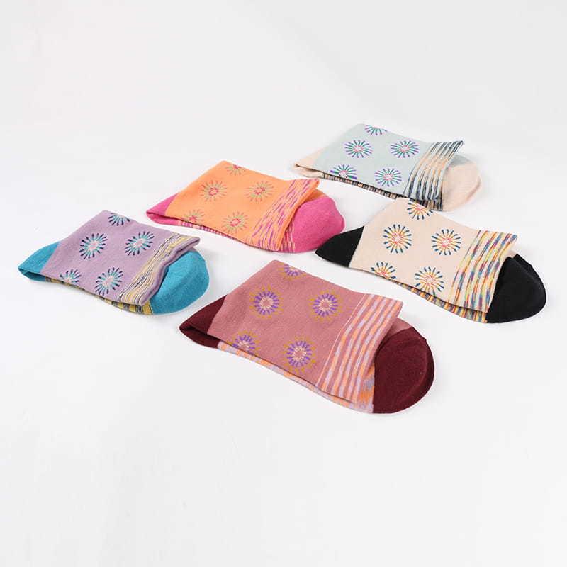 Cute Flower Patterned Cartoon Socks Women Art Print Cotton Creative Colorful Personality Autumn Winter Socks