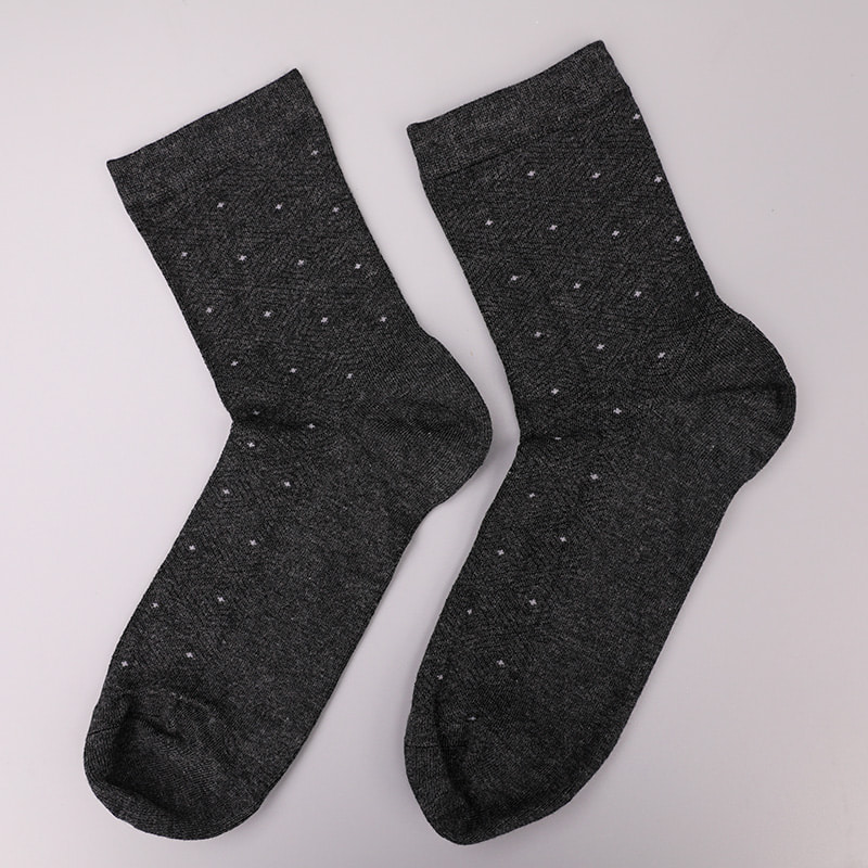 Soft spun silk nylon wrapped ammonia, invisible diamond-shaped small dot jacquard hand-sewn winter thick men's socks WSD2851
