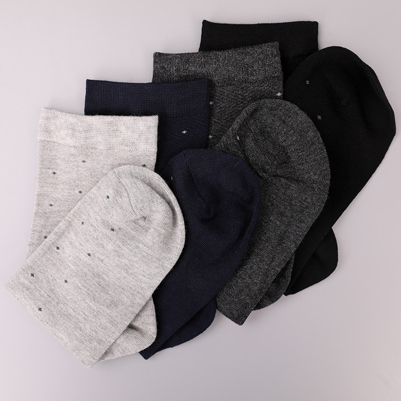 Soft spun silk nylon wrapped ammonia, invisible diamond-shaped small dot jacquard hand-sewn winter thick men's socks WSD2851