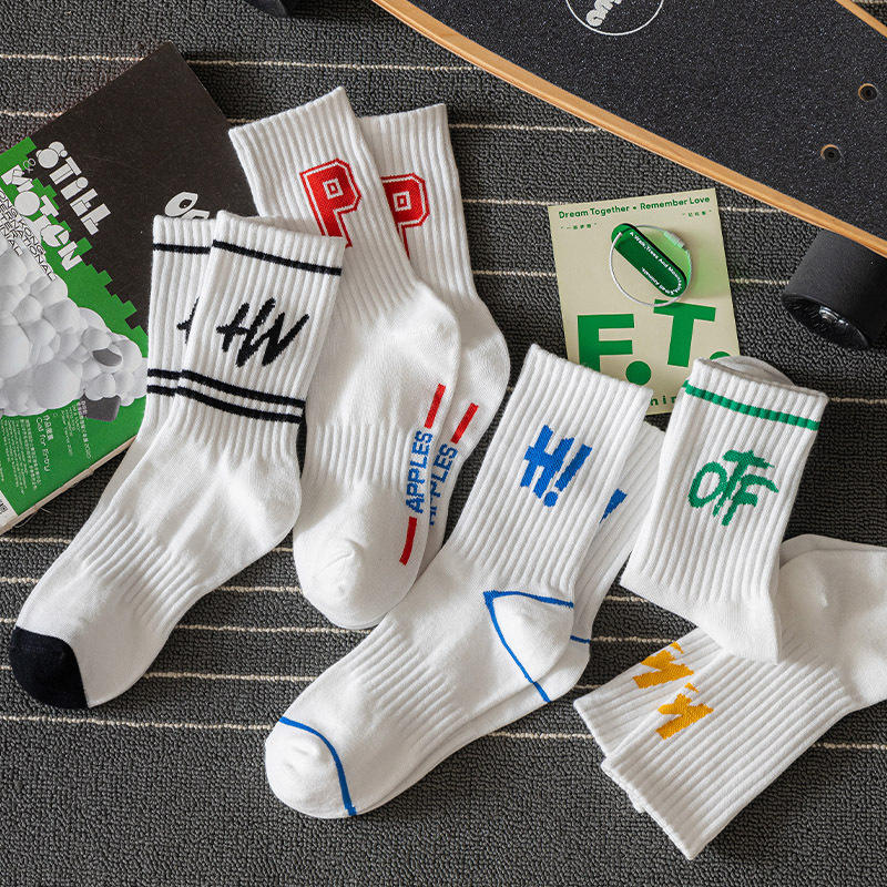 Customized Jacquard Knit Solid Color Street Style Hip Hop Letter Sports Custom Crew Socks