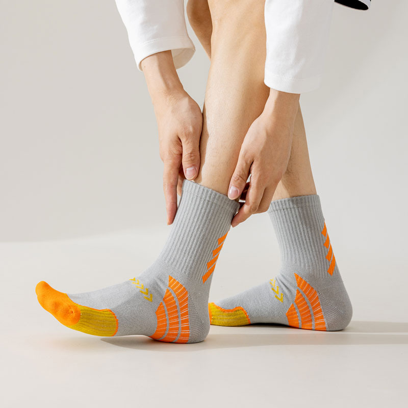 OEM logo athletic custom sports basketball running compression socks