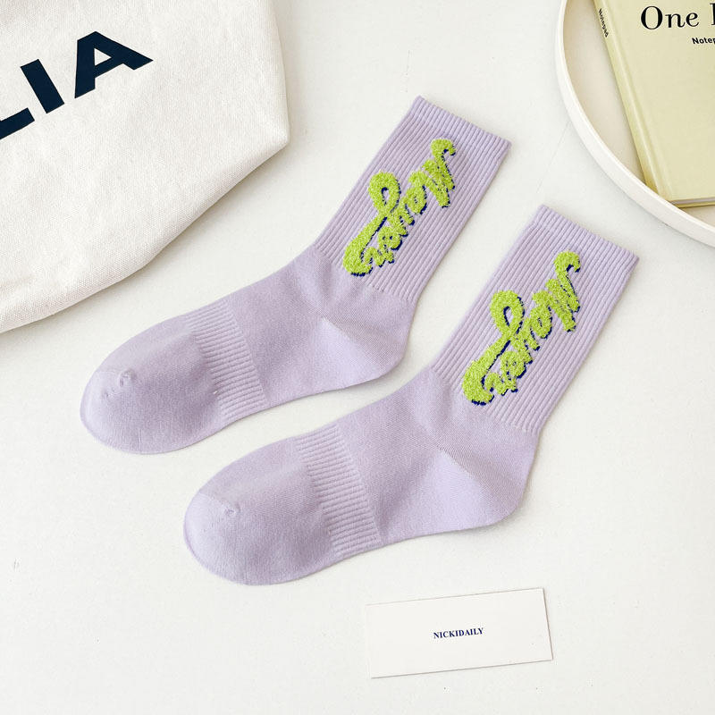 Cheap fashion street customize cotton custom made logo sports men socks