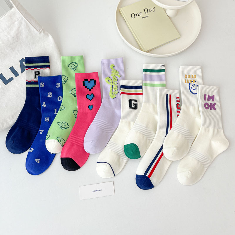 Cheap fashion street customize cotton custom made logo sports men socks