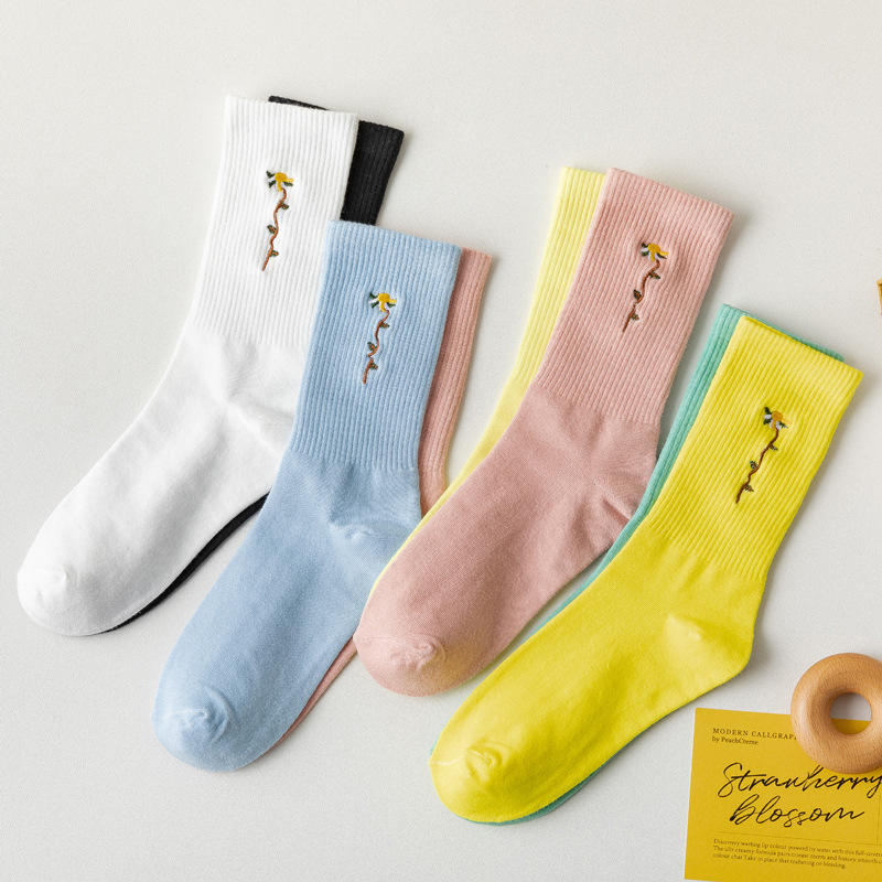 Different color fashion girl embroidery women sport cotton ribbed socks