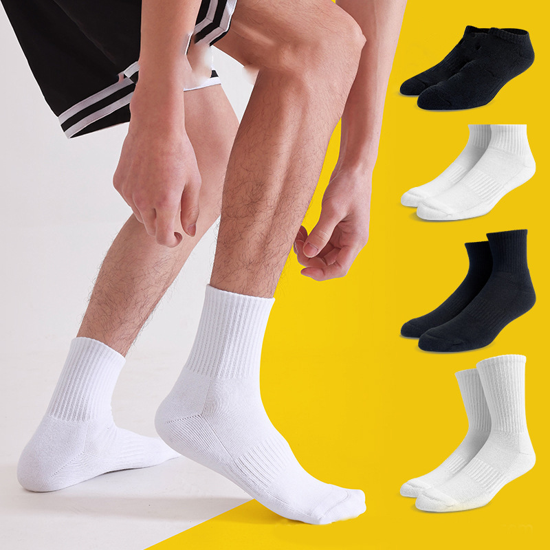 Fast Sample OEM Mens White Black Sport Crew Cotton Knitted Sport Socks
